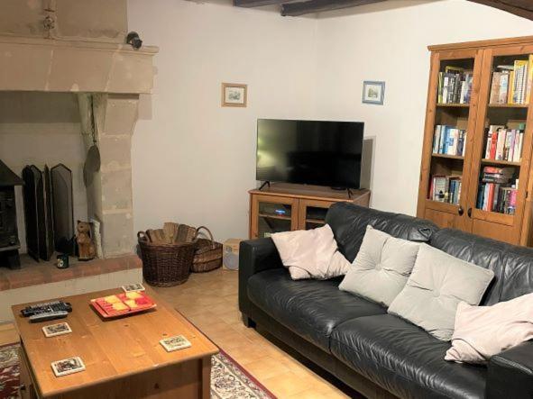 La Maison Tournesol - 3 Bedroom House With Large Garden Near Saumur Saint-Martin-de-la-Place Extérieur photo